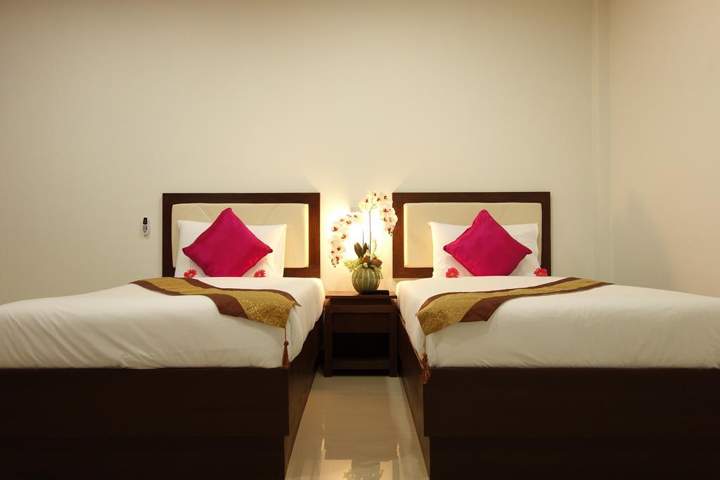 Phuket Airport Villa Ban Bo Han 객실 사진